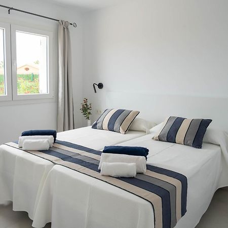 Sagitario Rymar Apartamentos Cala' en Bosch Bagian luar foto