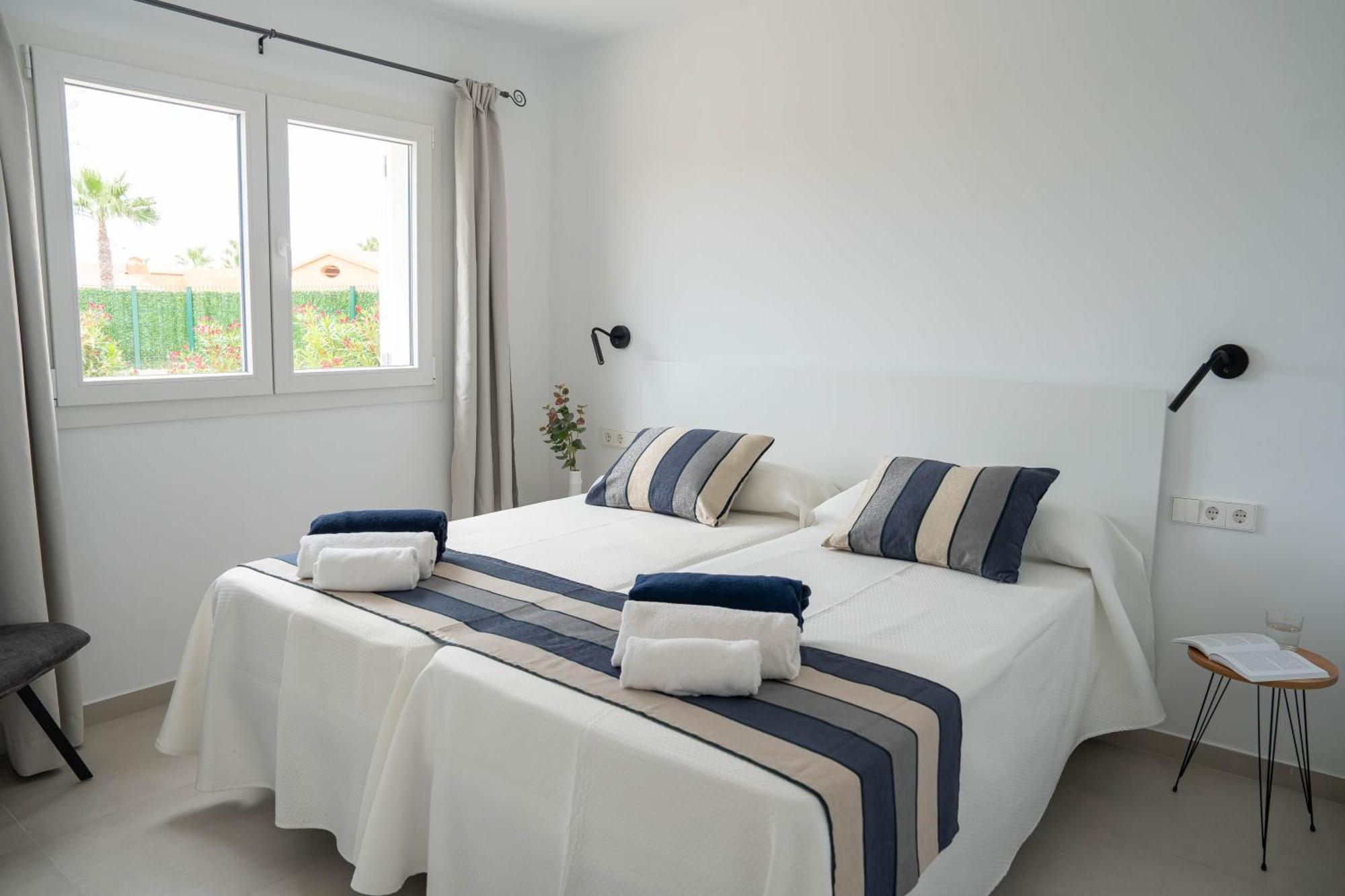 Sagitario Rymar Apartamentos Cala' en Bosch Bagian luar foto