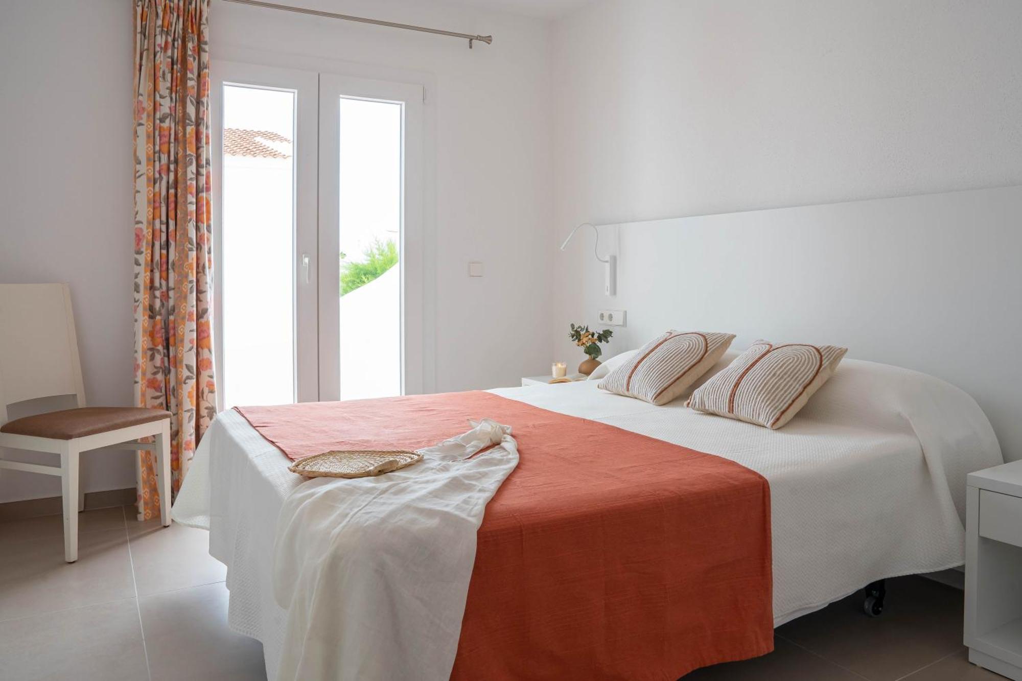 Sagitario Rymar Apartamentos Cala' en Bosch Bagian luar foto