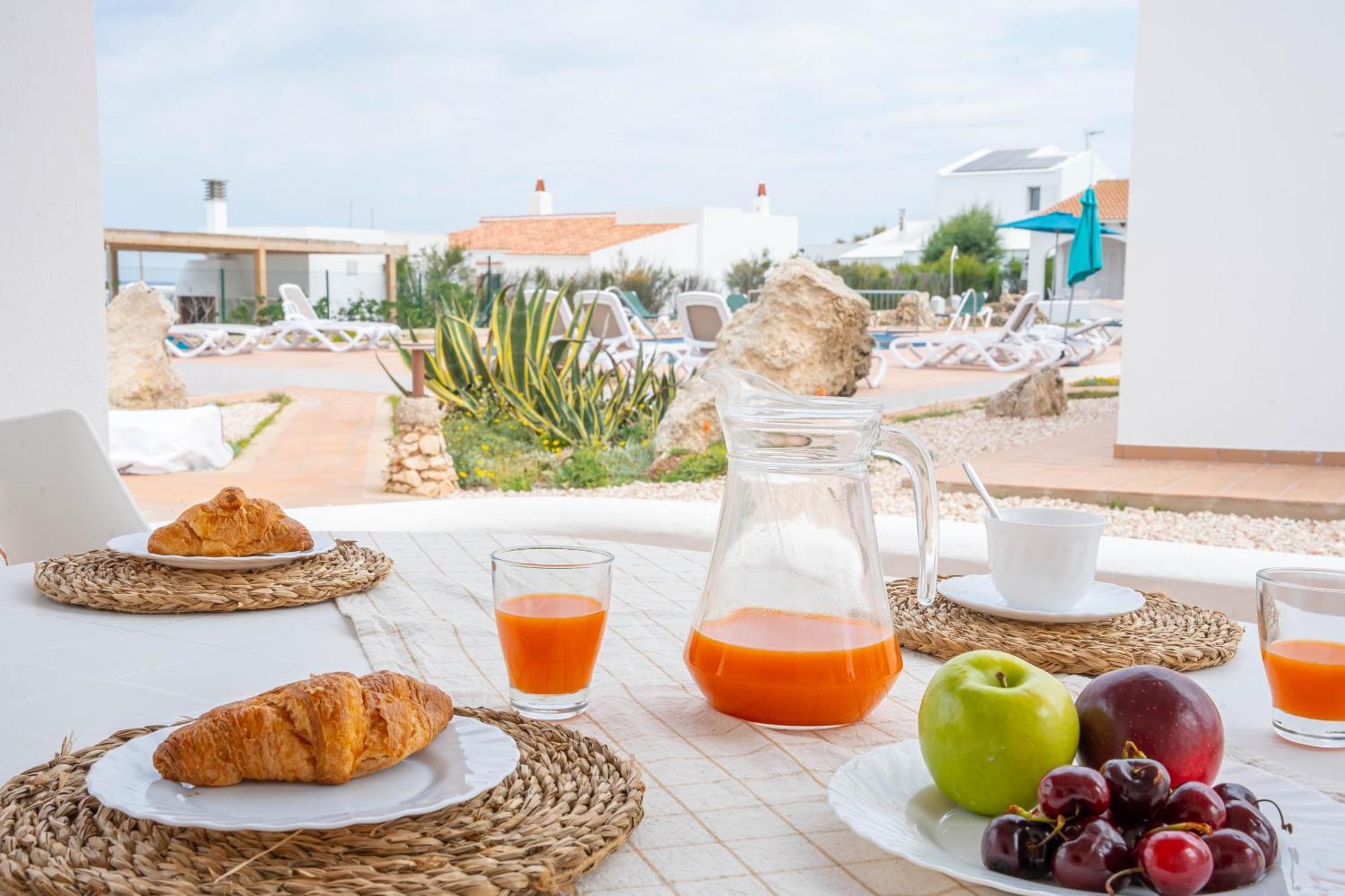 Sagitario Rymar Apartamentos Cala' en Bosch Bagian luar foto